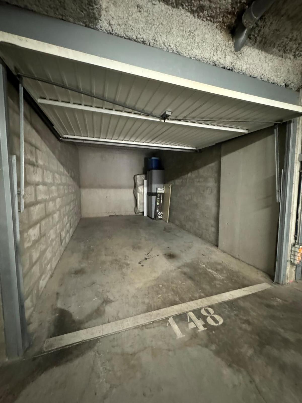 Dolce T2 Avec Clim, Piscine, Terrasse Et Garage *